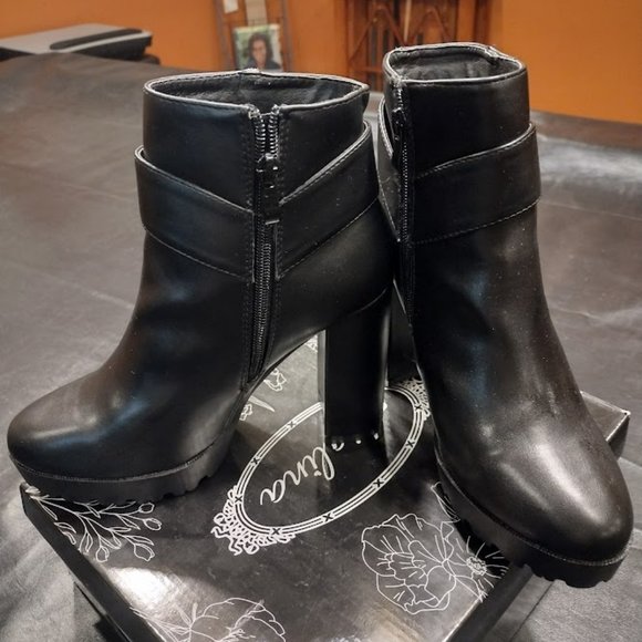 ATALINA PLATFORM BUCKLED SHORT BOOTS - Picture 8 of 15